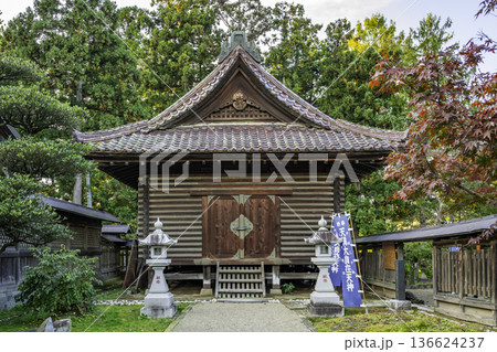 鶴岡公園　鶴ヶ岡城址　荘内神社　神庫　山形県鶴岡市 136624237