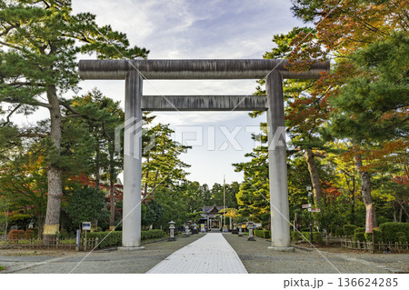 鶴岡公園 鶴ヶ岡城址 荘内神社 鳥居 山形県鶴岡市 鶴岡公園 鶴ヶ岡城址 荘内神社 鳥居 山形県鶴岡市 136624285