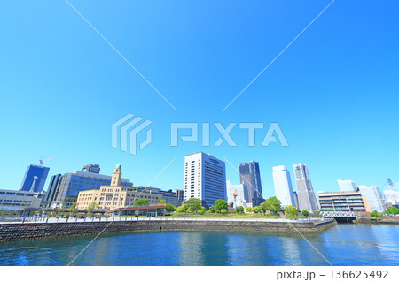 神奈川県横浜市、横浜みなとみらいの風景 136625492