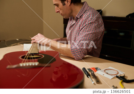 Master Adjusting and Changing Guitar Strings - Guitar Maintenance and Repair 136626501
