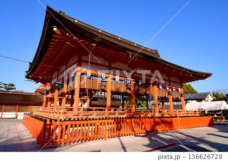 京都府 伏見稲荷大社 外拝殿(重要文化財) 京都市伏見区深草藪之内町 京都府 伏見稲荷大社 外拝殿(重要文化財) 京都市伏見区深草藪之内町 136626728