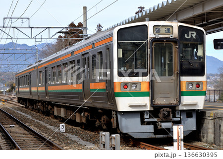 引退間近の飯田線213系5000番台普通電車2両 引退間近の飯田線213系5000番台普通電車2両 136630395
