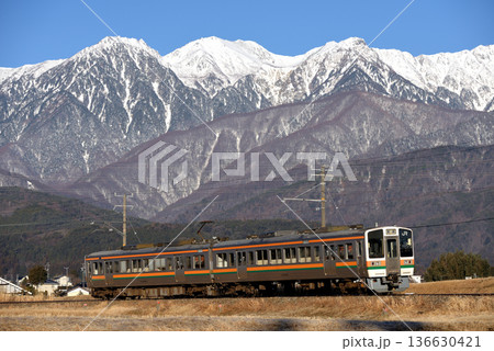 引退間近の飯田線213系普通電車2両 引退間近の飯田線213系普通電車2両 136630421