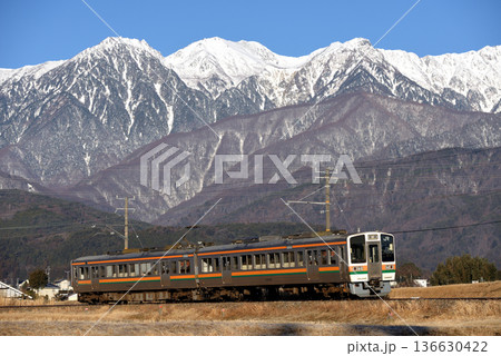 引退間近の飯田線213系普通電車2両 136630422