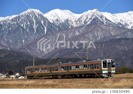引退間近の飯田線213系5000番台普通電車2両 引退間近の飯田線213系5000番台普通電車2両 136630490