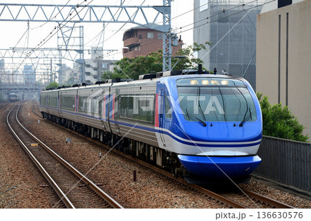 東海道線を走るHOT7000系特急スーパーはくと5両 136630576