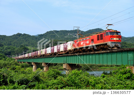 羽越本線を走るEF510-6コンテナ貨物列車 羽越本線を走るEF510-6コンテナ貨物列車 136630577