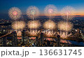 花火大会と夜景。背景は夕暮れの空 136631745