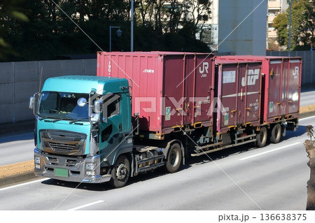 トレーラートラック　イメージ 136638375