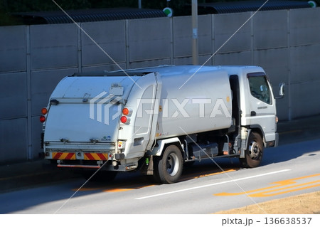 塵芥車 (ゴミ収集車) イメージ 塵芥車 (ゴミ収集車) イメージ 136638537