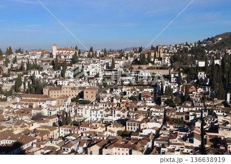 世界遺産 アルハンブラ宮殿から見るグラナダの町 アルバイシン スペイン アンダルシア地方 世界遺産 アルハンブラ宮殿から見るグラナダの町 アルバイシン スペイン アンダルシア地方 136638919