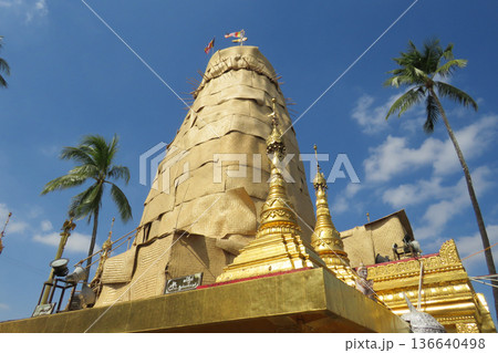 Kyauktan Ye Le Midstream Pagoda in Myanmar Kyauktan Ye Le Midstream Pagoda in Myanmar 136640498