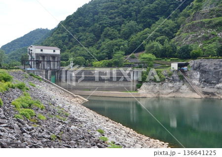広瀬ダム（山梨県山梨市三富川浦字広瀬） 136641225