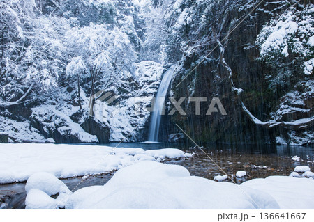 横谷峡（冬）：白滝 136641667