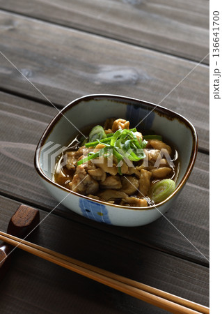 鶏皮のみそ煮 136641700