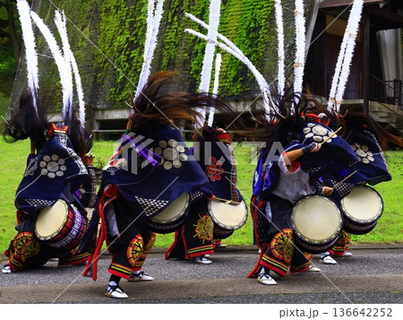 岩手県民俗芸能公演　鹿踊り 136642252