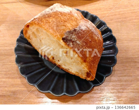 おしゃれなレストラン 136642665