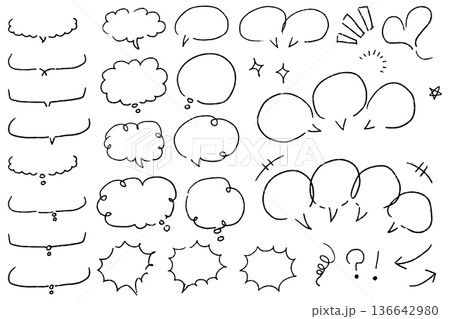 鉛筆タッチの手描きモノクロ吹き出し素材セット 136642980