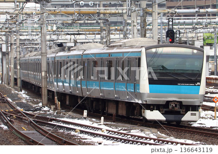 ［JK］冬の京浜東北線E233系電車 136643119