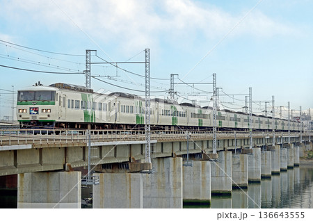 東海道本線 茅ヶ崎-平塚 JR東日本 185系 A7編成(大宮) 踊り子 東海道本線 茅ヶ崎-平塚 JR東日本 185系 A7編成(大宮) 踊り子 136643555