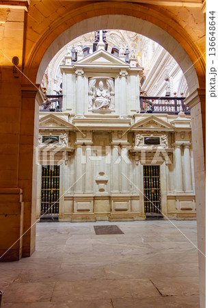 ゴルドバ街のメスキータ 136648644