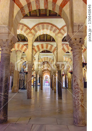 ゴルドバ街のメスキータ 136648646