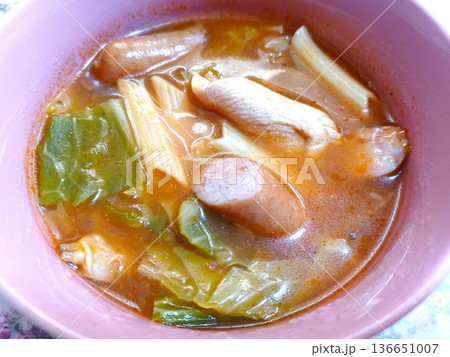 家庭のトマトスープ 野菜スープ ミネストローネ 家庭のトマトスープ 野菜スープ ミネストローネ 136651007