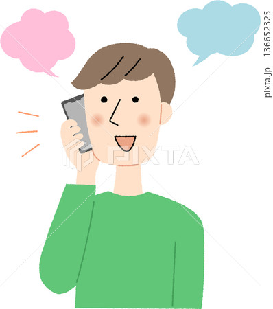 スマホで通話する若い男性 136652325