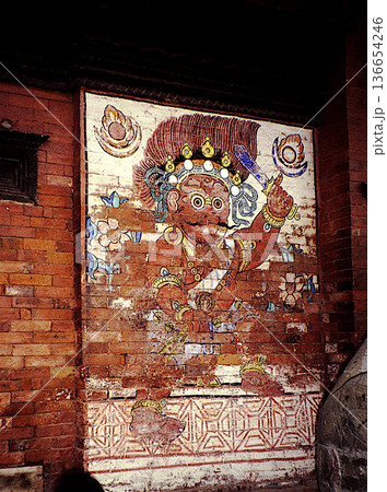 ネパールの伝統的な宗教壁画(1989年撮影) ネパールの伝統的な宗教壁画(1989年撮影) 136654246
