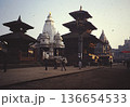ネパール・パタンの歴史的寺院広場（1989年撮影） 136654533