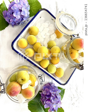 梅ジュースを作る 梅ジュースを作る 136654741