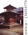 ネパールの伝統的パゴダ寺院（1989年撮影） 136654779