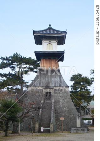 高灯篭（香川県仲多度郡琴平町361） 136655428