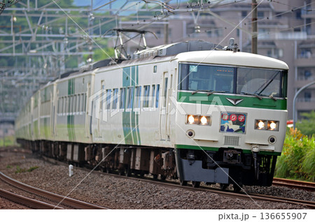 東海道本線　真鶴　JR東日本　185系　C1編成（大宮）　踊り子 136655907