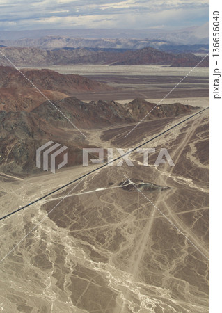 The Pan-American Highway through the desert and mountains 136656040