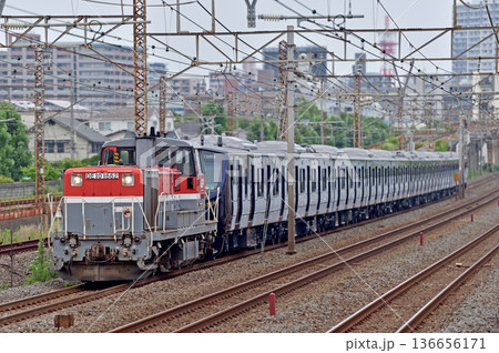 東海道本線 相模貨物 JR貨物 DE10-1662(新鶴見)+相鉄12000系 12104編成 甲種 東海道本線 相模貨物 JR貨物 DE10-1662(新鶴見)+相鉄12000系 12104編成 甲種 136656171