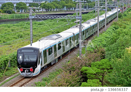 東海道本線　桜木町－東高島　JR貨物　DE10-1749＋東急3020系　3123編成　甲種輸送 136656337
