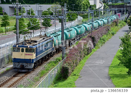東海道本線　桜木町－東高島　JR貨物　EF65-2096（新鶴見） 136656339