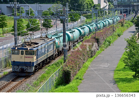 東海道本線 桜木町-東高島 JR貨物 EF65-2068(新鶴見) 東海道本線 桜木町-東高島 JR貨物 EF65-2068(新鶴見) 136656343