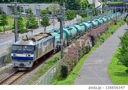 東海道本線　桜木町－東高島　JR貨物　EF210-155（新鶴見） 136656347