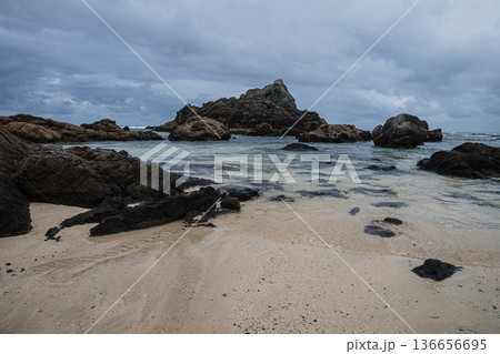 鹿児島県奄美大島あやまる夢の礁海岸 鹿児島県奄美大島あやまる夢の礁海岸 136656695