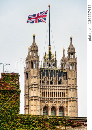 Big Ben with Houses of Parliament and Westminster bridge in London, England, United Kingdom Big Ben with Houses of Parliament and Westminster bridge in London, England, United Kingdom 136657452