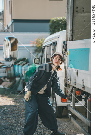 truck driver 136657849