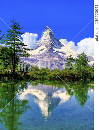 ツェルマットのマッターホルンの絶景 ツェルマットのマッターホルンの絶景 136658041