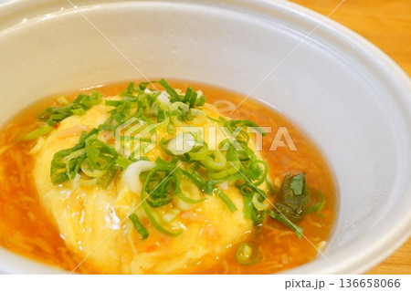 ふわふわ卵とかに玉あんかけスープの中華料理 136658066