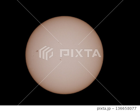 太陽の黒点 136658077