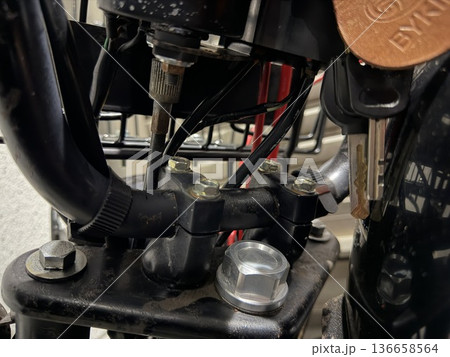 エンジンルームを搭載したバイクエンジン 136658564