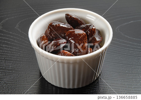 花豆の甘い煮物 136658885