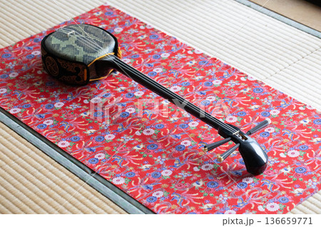 沖縄三線イメージ 沖縄三線イメージ 136659771