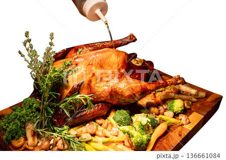 Top view of roasted chicken, focus selective Top view of roasted chicken, focus selective 136661084